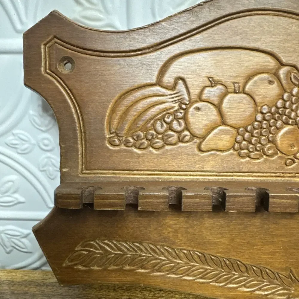 Vintage Wooden Souvenir Spoon Collector Wall Display Rack, Cornucopia, 16 Slots